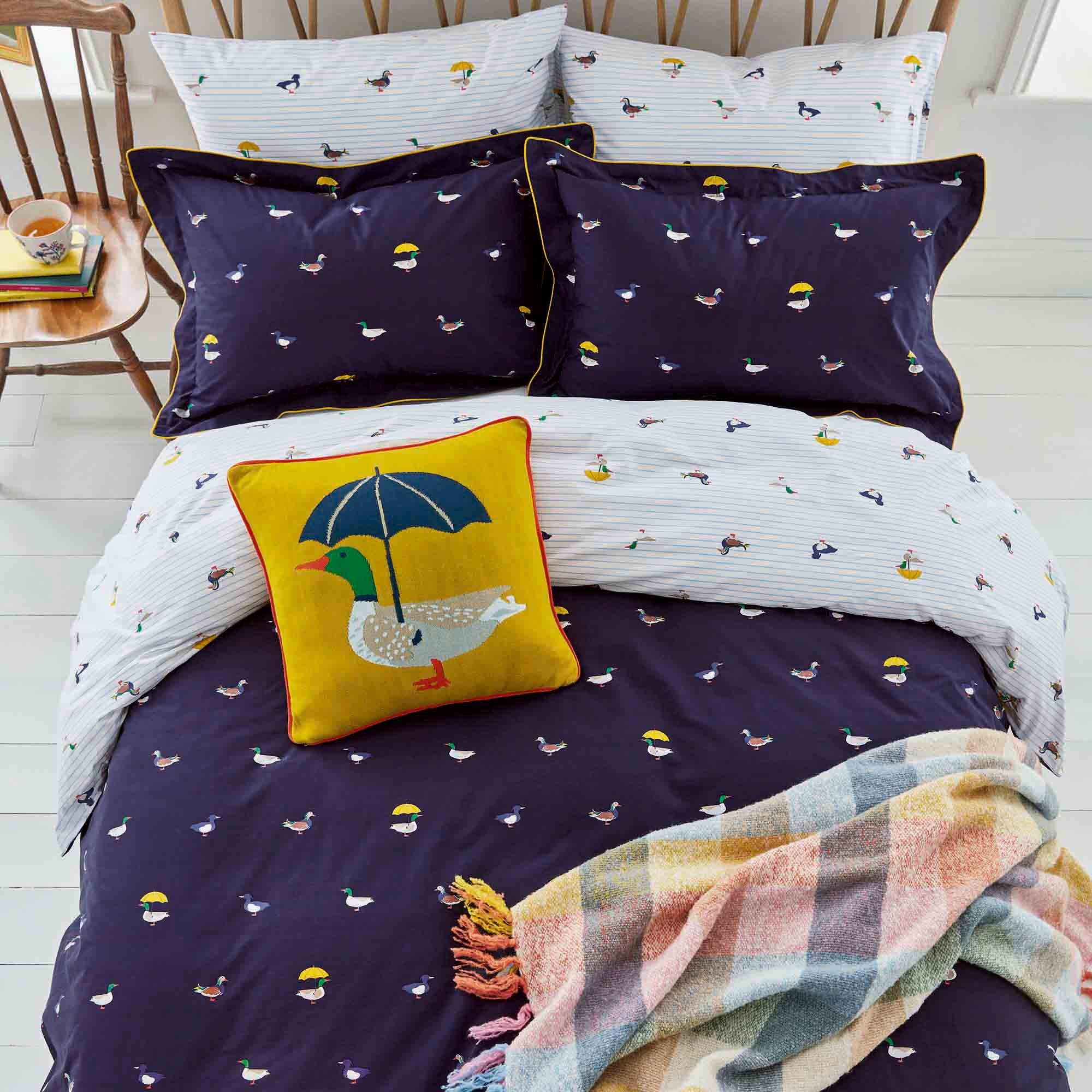 Joules Ducks March Reversible King Duvet Cover Set Navy Meubles