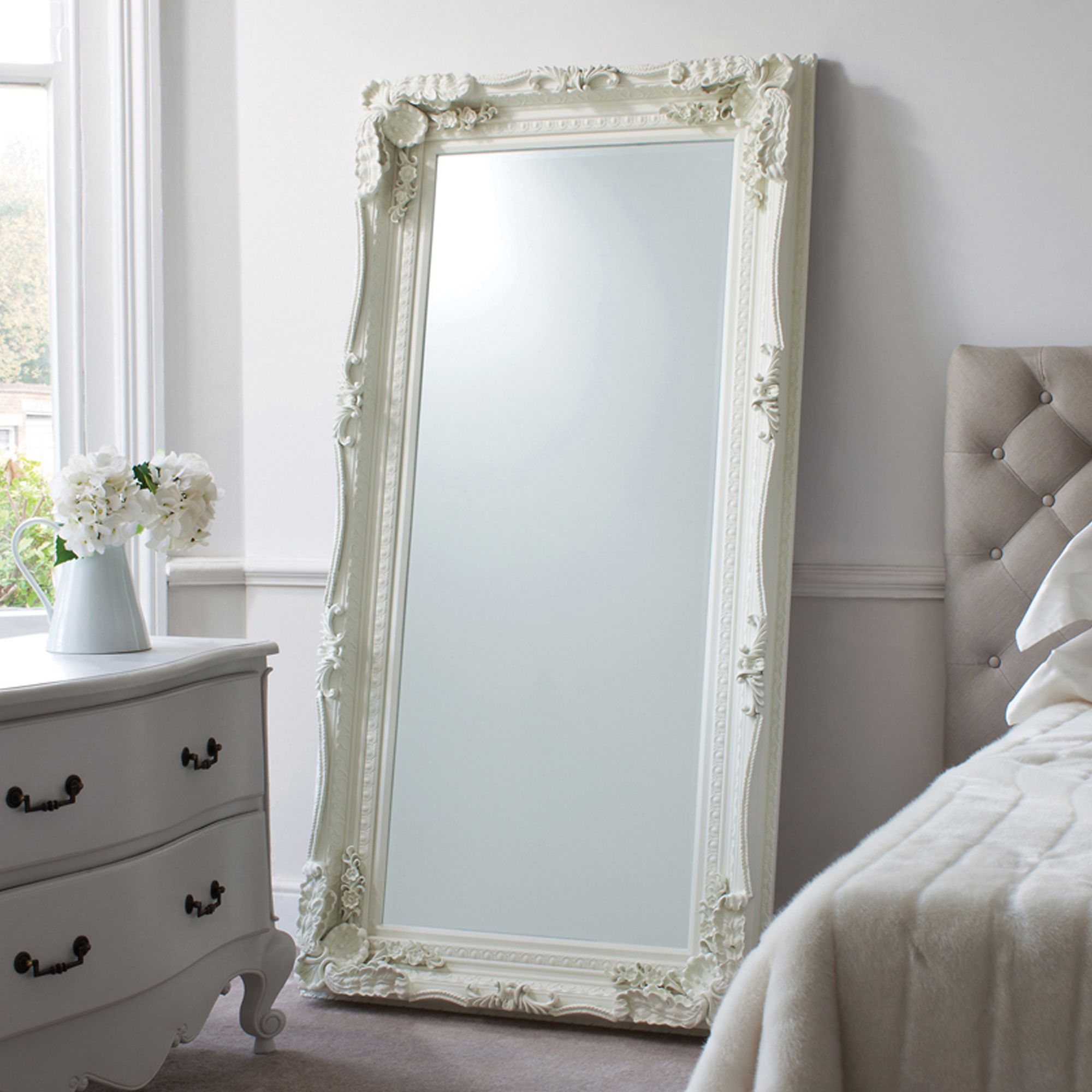 cream mirror