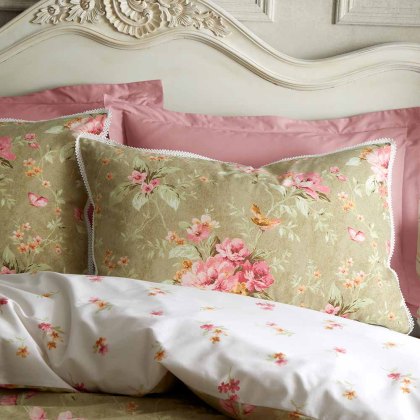 Penelope Floral Duvet Cover Set Green (Multiple Sizes) Penelope Floral Duvet Cover Set Green (Multiple Sizes)