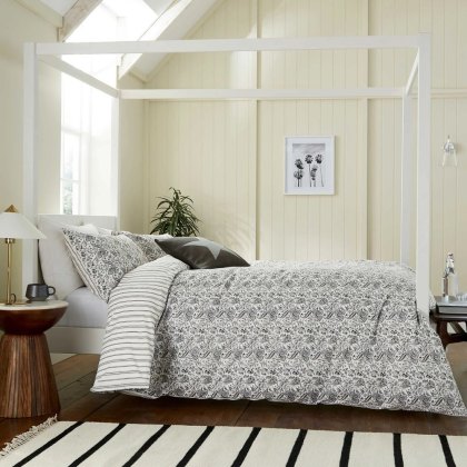 Long Island Byron Reversible Duvet Cover Set Grey (Multiple Sizes) Long Island Byron Reversible Duvet Cover Set Grey (Multiple Sizes)