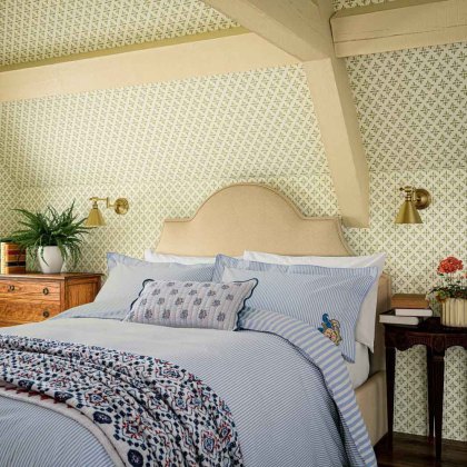 Earlsford Foulard Embroidery Reversible Duvet Cover Set Blue (Multiple Sizes) Earlsford Foulard Embroidery Reversible Duvet Cover Set Blue (Multiple Sizes)