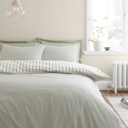 Hampton Stripe Reversible Duvet Cover Set Green (Multiple Sizes) Hampton Stripe Reversible Duvet Cover Set Green (Multiple Sizes)