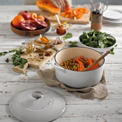 Cast Iron Round Casserole Dish (Multiple Sizes & Colours) Cast Iron Round Casserole Dish (Multiple Sizes & Colours)