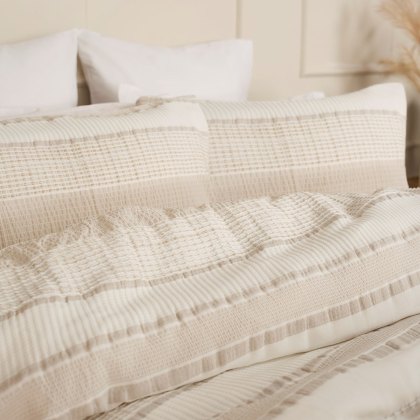 Rahil Reversible Duvet Cover Set Blue (Multiple Sizes & Colours) Rahil Reversible Duvet Cover Set Blue (Multiple Sizes & Colours)