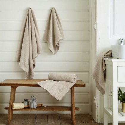 Northmoor Towels (Multiple Sizes & Colours) Northmoor Towels (Multiple Sizes & Colours)