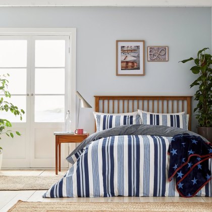 Huntington Stripe Reversible Duvet Cover Set (Multiple Sizes & Colours)