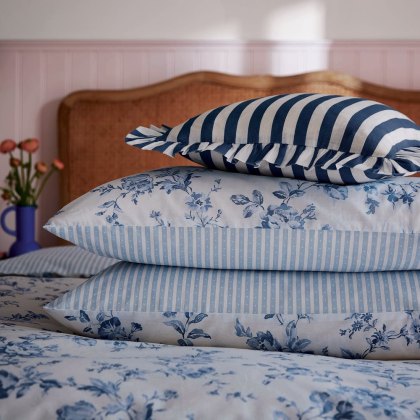 Hedgerow Print Reversible Duvet Cover Set Blue (Multiple Sizes)