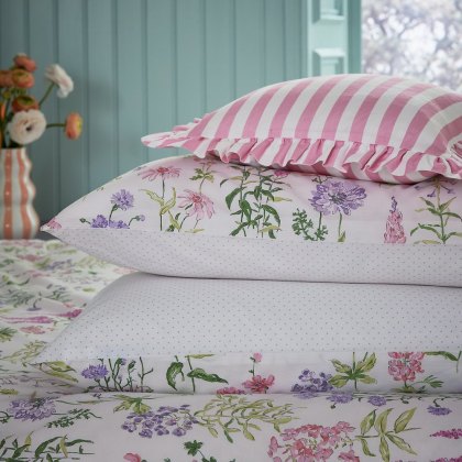 Meadow Flower Print Reversible Duvet Cover Set Multi-Coloured (Multiple Sizes) Meadow Flower Print Reversible Duvet Cover Set Multi-Coloured (Multiple Sizes)