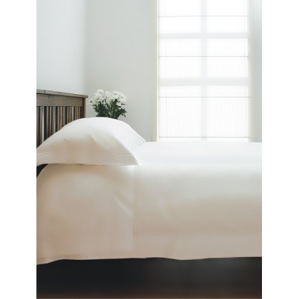 400 Thread Count 100% Cotton (20% Certified Cotton and 80% Cotton) Oxford Pillowcase Ivory