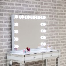 Hollywood Landscape Mirror With LED Lights Hollywood Landscape Mirror With LED Lights