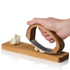 RoccaAlio Garlic Press With Chopping Board