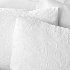 Fleur Matelasse Duvet Cover Set White (Multiple Sizes) Fleur Matelasse Duvet Cover Set White (Multiple Sizes)