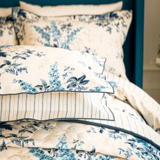 Larkspur Meadow Duvet Cover Set Blue (Multiple Sizes) Larkspur Meadow Duvet Cover Set Blue (Multiple Sizes)