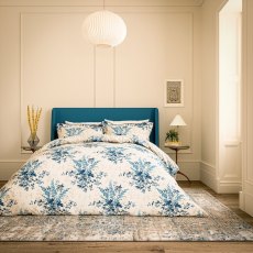 Larkspur Meadow Duvet Cover Set Blue (Multiple Sizes) Larkspur Meadow Duvet Cover Set Blue (Multiple Sizes)