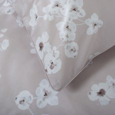 Petite Fleure Duvet Cover Set (Multiple Sizes & Colours) Petite Fleure Duvet Cover Set (Multiple Sizes & Colours)