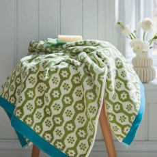 Daisy Towels Green (Multiple Sizes)