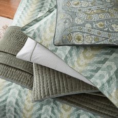 Reya Reversible Duvet Cover Set Green (Multiple Sizes) Reya Reversible Duvet Cover Set Green (Multiple Sizes)