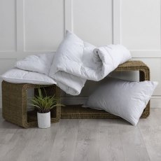 Duck Feather Duvet 13.5 Tog (Multiple Sizes) Duck Feather Duvet 13.5 Tog (Multiple Sizes)