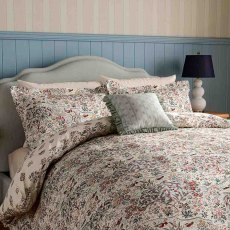 Moat Birds Reversible Duvet Cover Set Damson & Cobalt (Multiple Sizes) Moat Birds Reversible Duvet Cover Set Damson & Cobalt (Multiple Sizes)