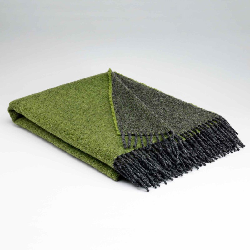 Collection Meadow Green Reversible Throw 