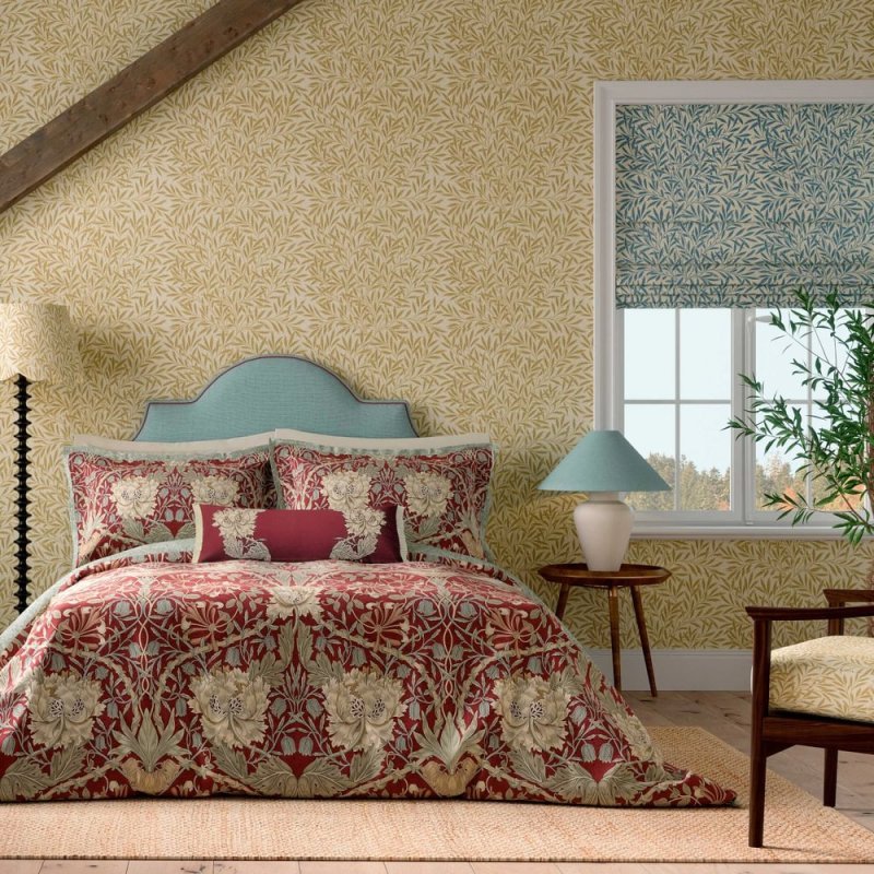Morris & Co Honeysuckle & Tulip Reversible King Duvet Cover Set Red & Gold