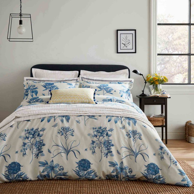 Etchings & Roses Reversible Single Duvet Cover China Blue