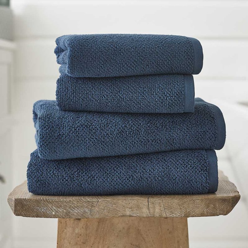 DEYONGS Romeo Facecloth Navy (Pack of 4) Lifestyle