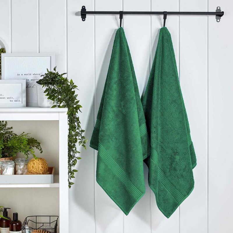 Christy's Supreme Hygro Face Cloth Spruce Lifestyle