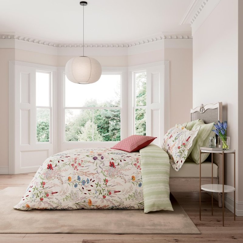 V&A Blythe Meadow Reversible Double Duvet Cover Set Multicoloured