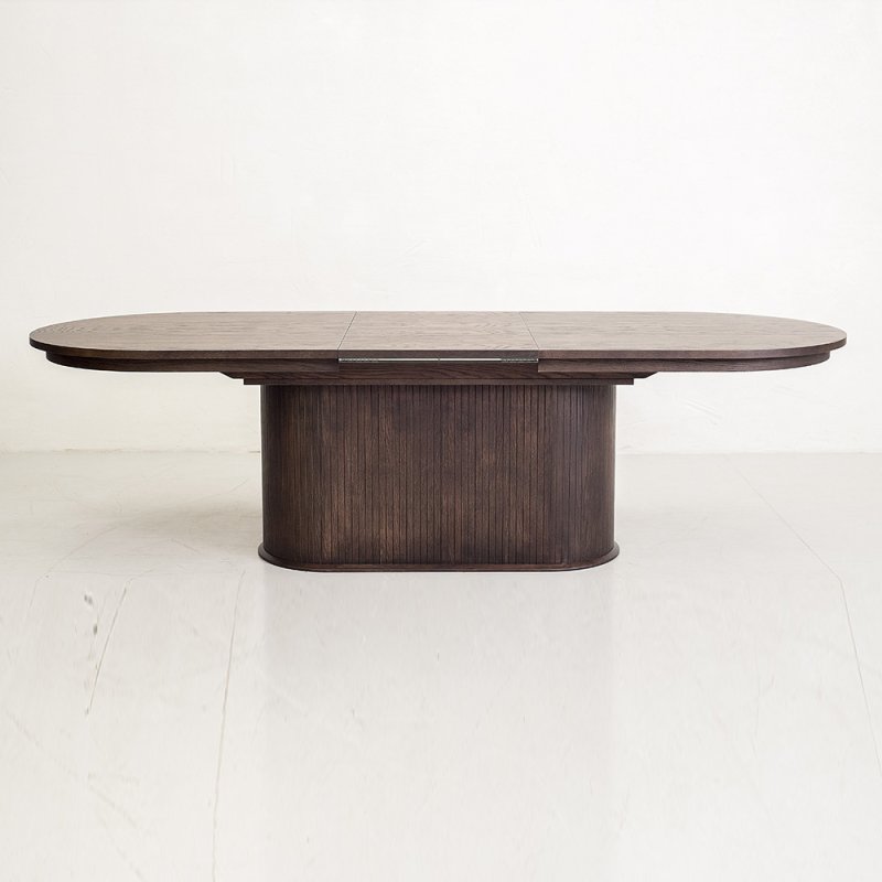 Amie 8-12 Person Oval Extending Dining Table Bordo