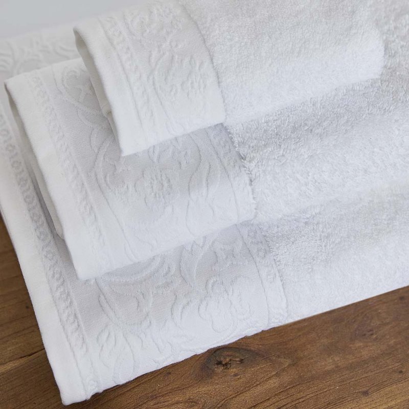 Torres Novas Royale Guest Towel White Lifestyle