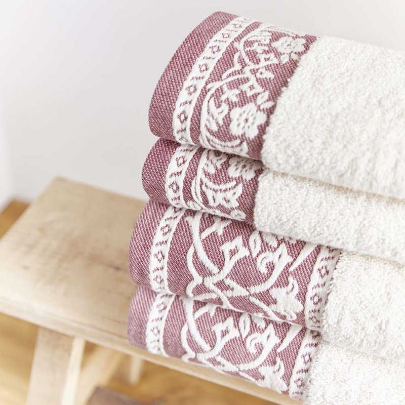 Torres Novas Royale Hand Towel Bordeaux Lifestyle