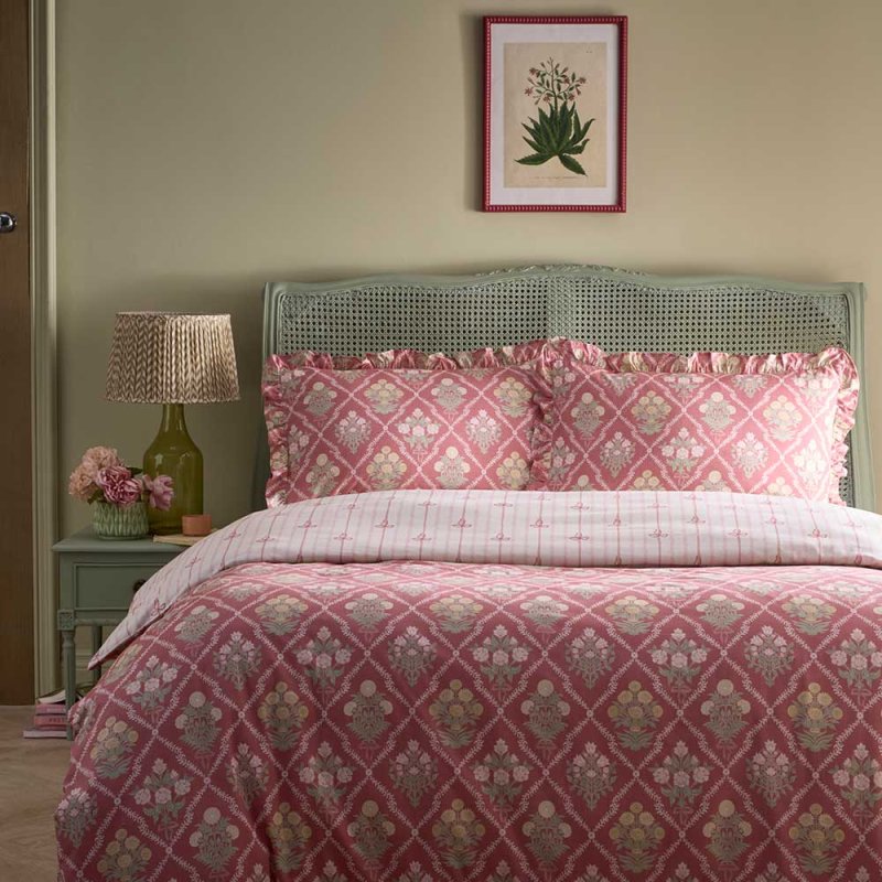 Aurelia Reversible Double Duvet Cover Set Pink Lifestyle Image