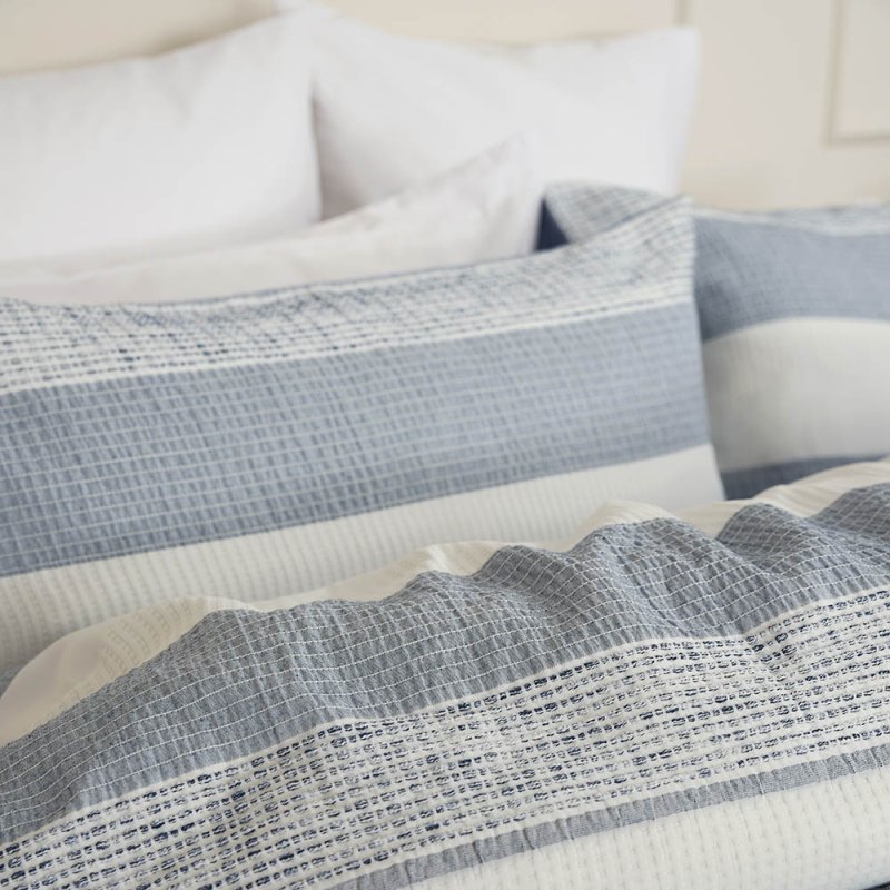 Rahil Reversible Double Duvet Cover Set Blue Pillow Close Up