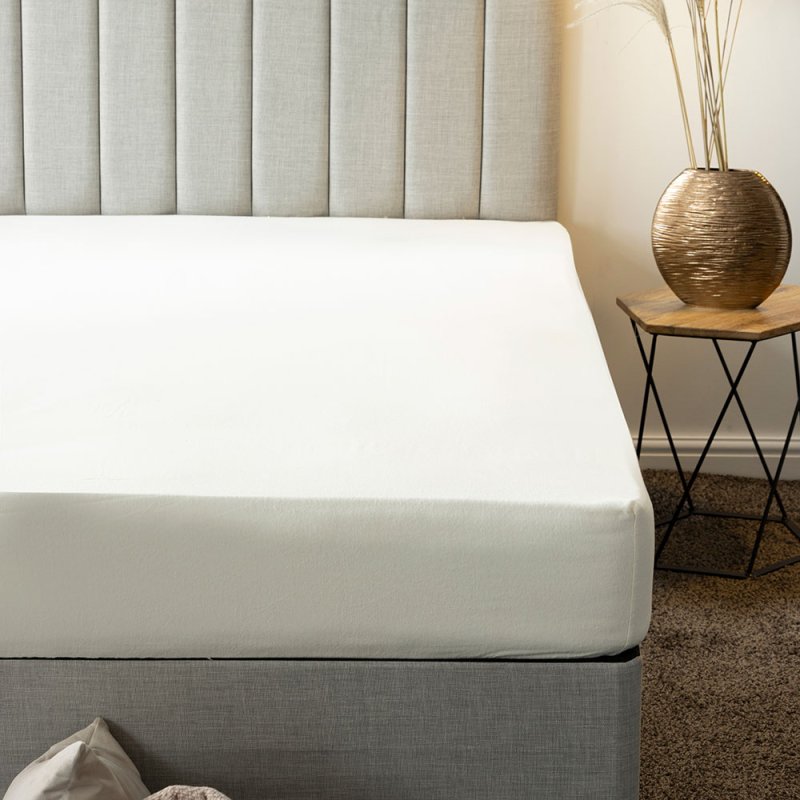 Belledorm Brushed Cotton Small Double Fitted Sheet Cream (15")