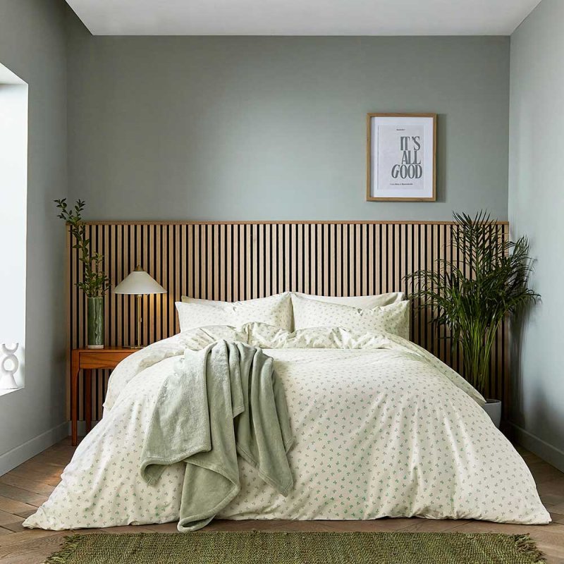 Helena Springfield Calico & Chalk Leaf Sprig Single Duvet Cover Set Green Main