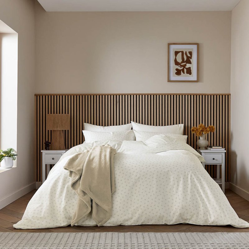 Helena Springfield Calico & Chalk Leaf Sprig Double Duvet Cover Set Linen Main