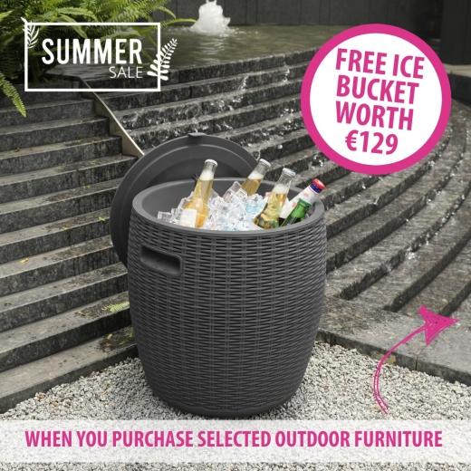 The sun is showing up and so should your outdoor space! ☀️ Right now at Meubles, get a FREE Royal...