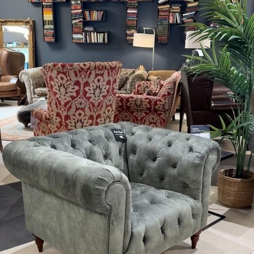 Meet our gorgeous Ambora sofa at Meubles, designed in a classic Chesterfield style that never goes ou...